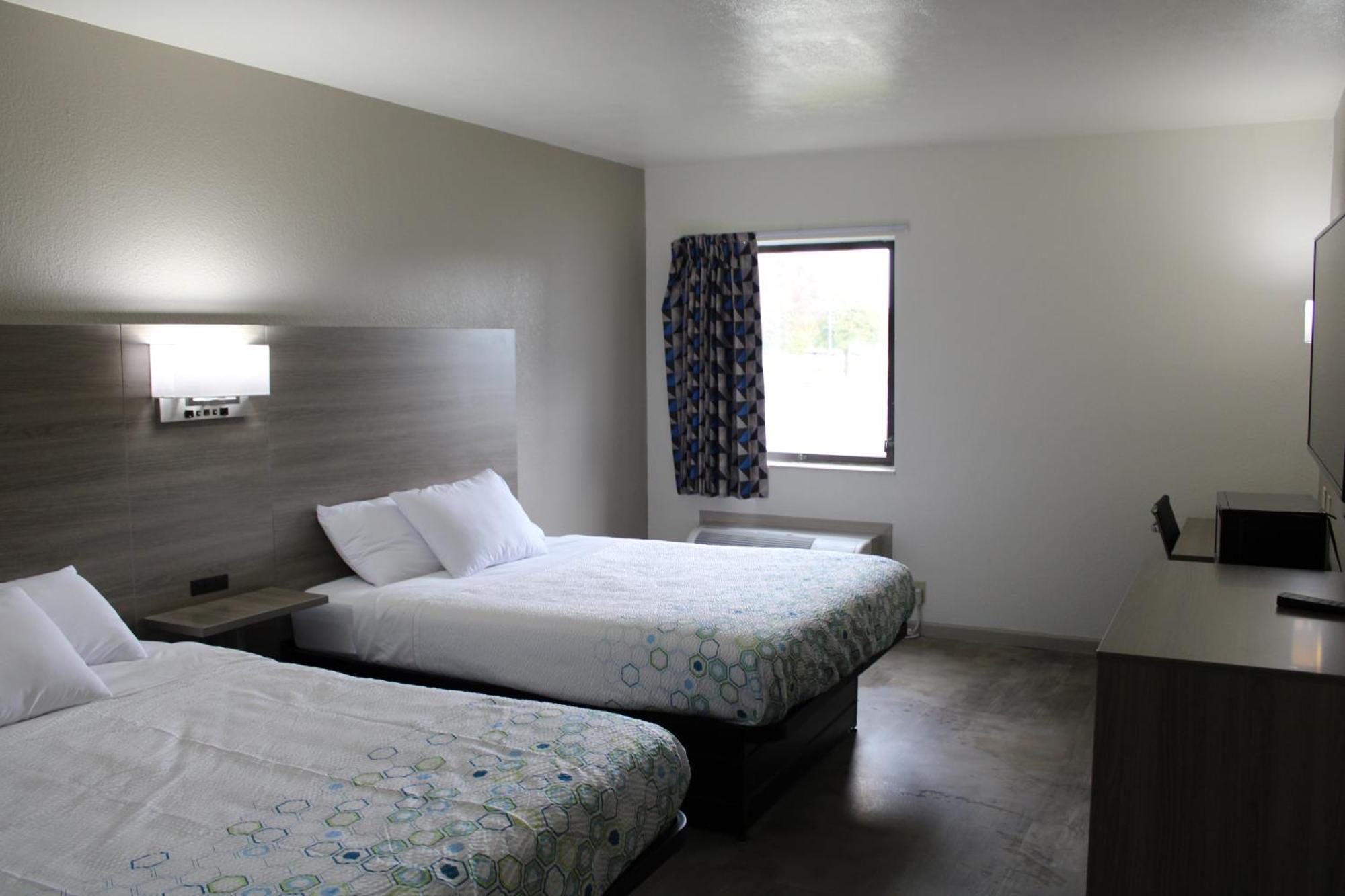 Blisspoint Inn, *